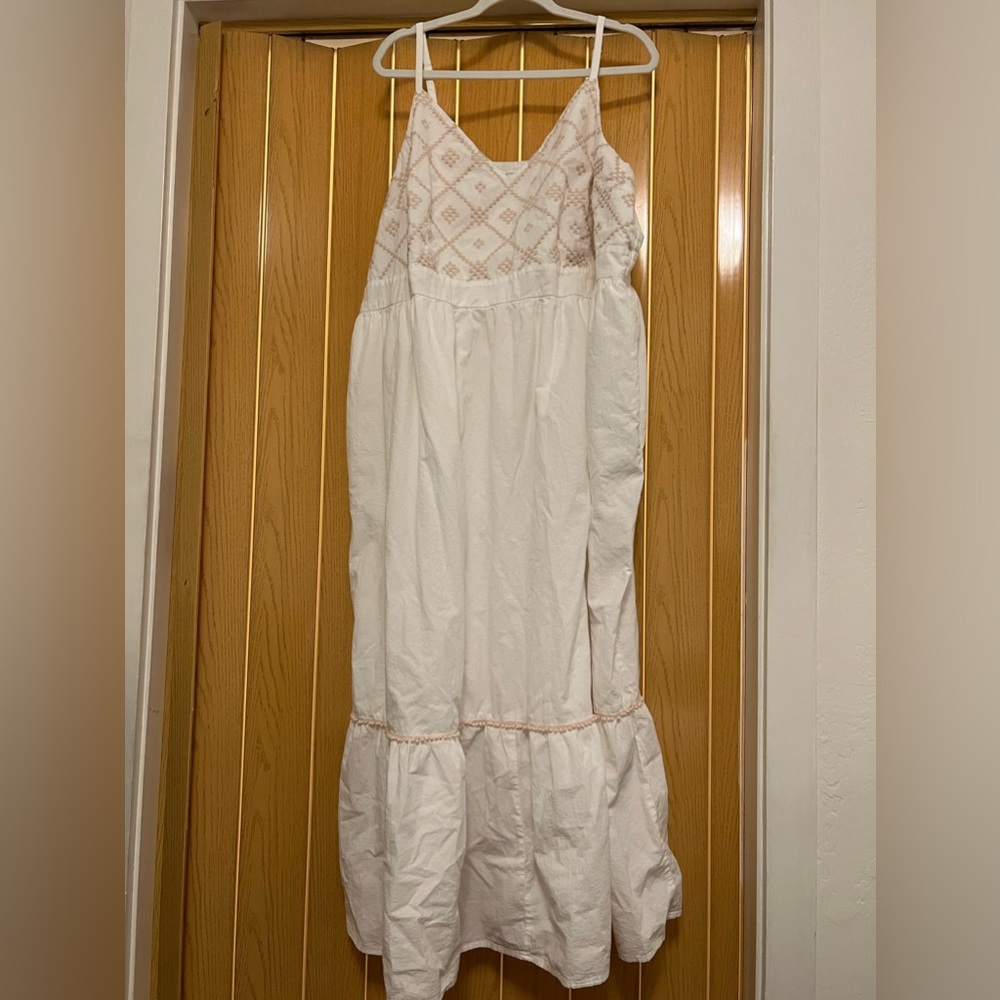 Ava & Viv 4x white cotton dress with embroidery